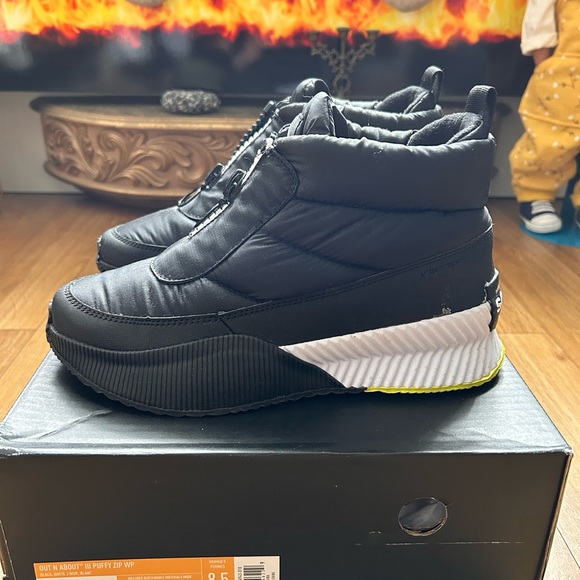 Sorel X prAna Out N About Puffer Zip Winter Snow Boots - black/white/green - Picture 3 of 8